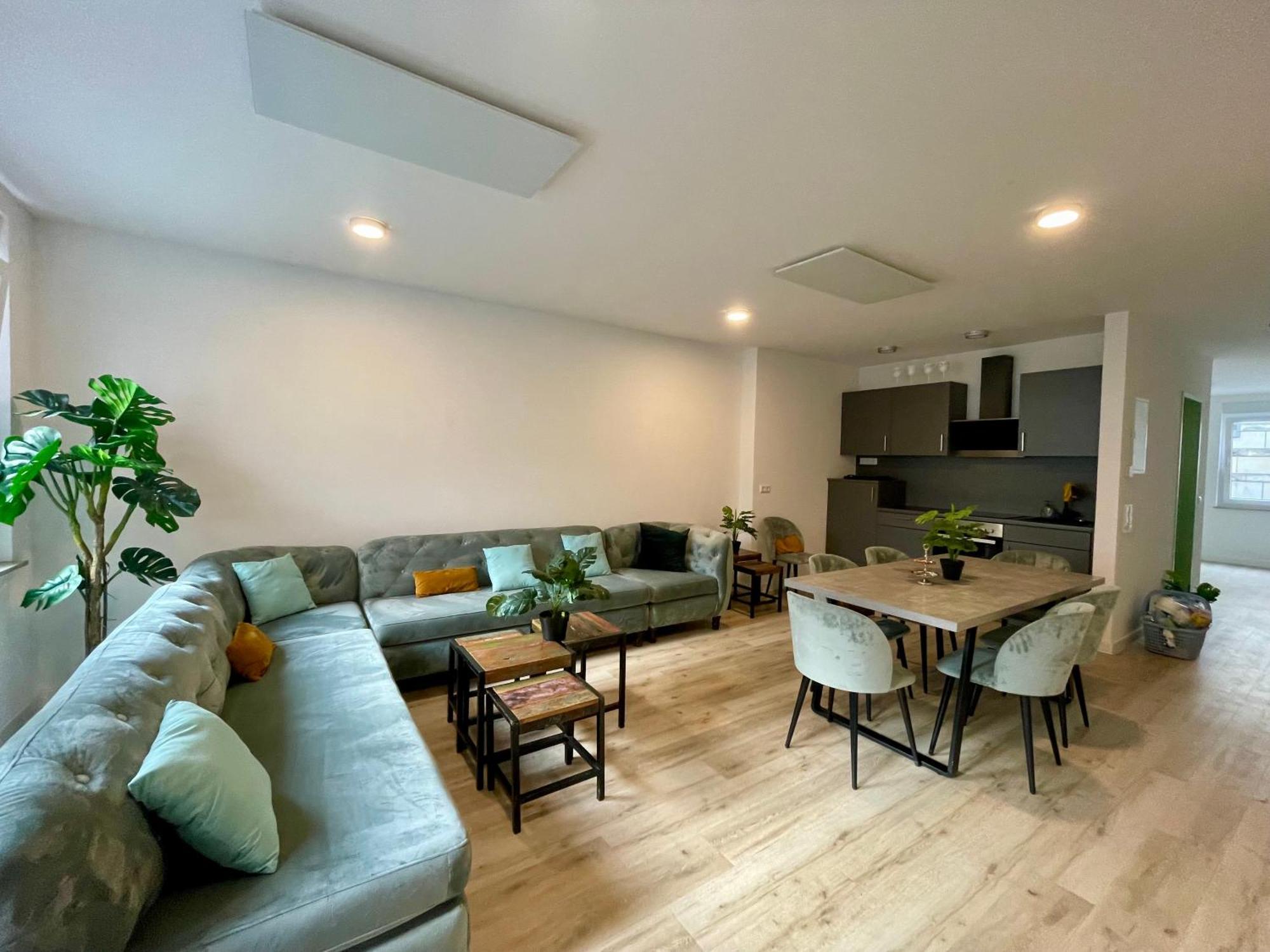 Neu Goldstadt Wunderschoenes 2 Zimmer Apartament Schloessle Zentrum 普福尔茨海姆 外观 照片