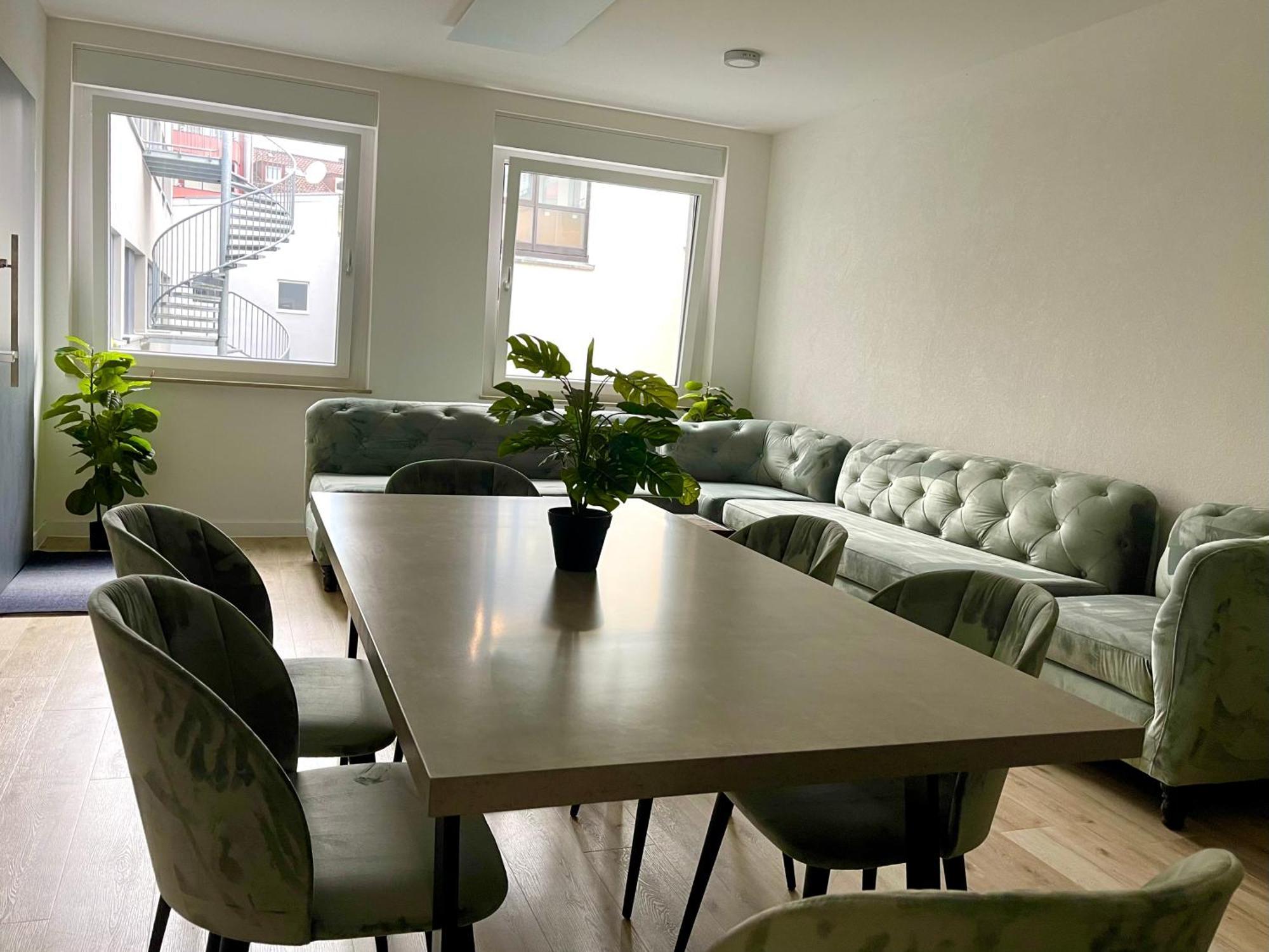 Neu Goldstadt Wunderschoenes 2 Zimmer Apartament Schloessle Zentrum 普福尔茨海姆 外观 照片