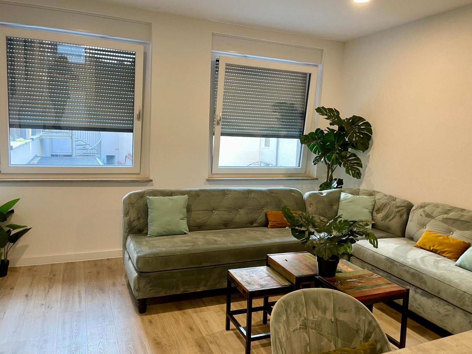 Neu Goldstadt Wunderschoenes 2 Zimmer Apartament Schloessle Zentrum 普福尔茨海姆 外观 照片