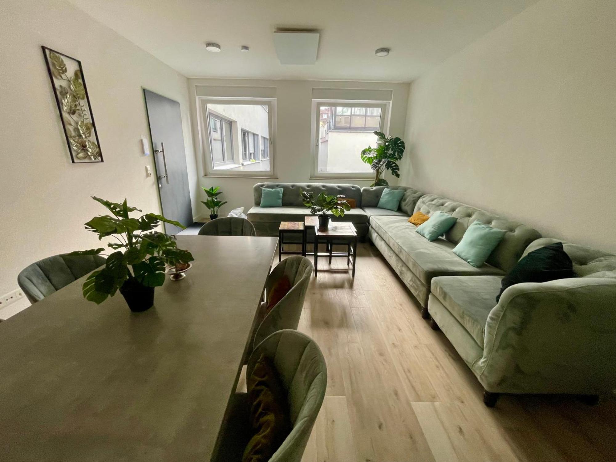 Neu Goldstadt Wunderschoenes 2 Zimmer Apartament Schloessle Zentrum 普福尔茨海姆 外观 照片