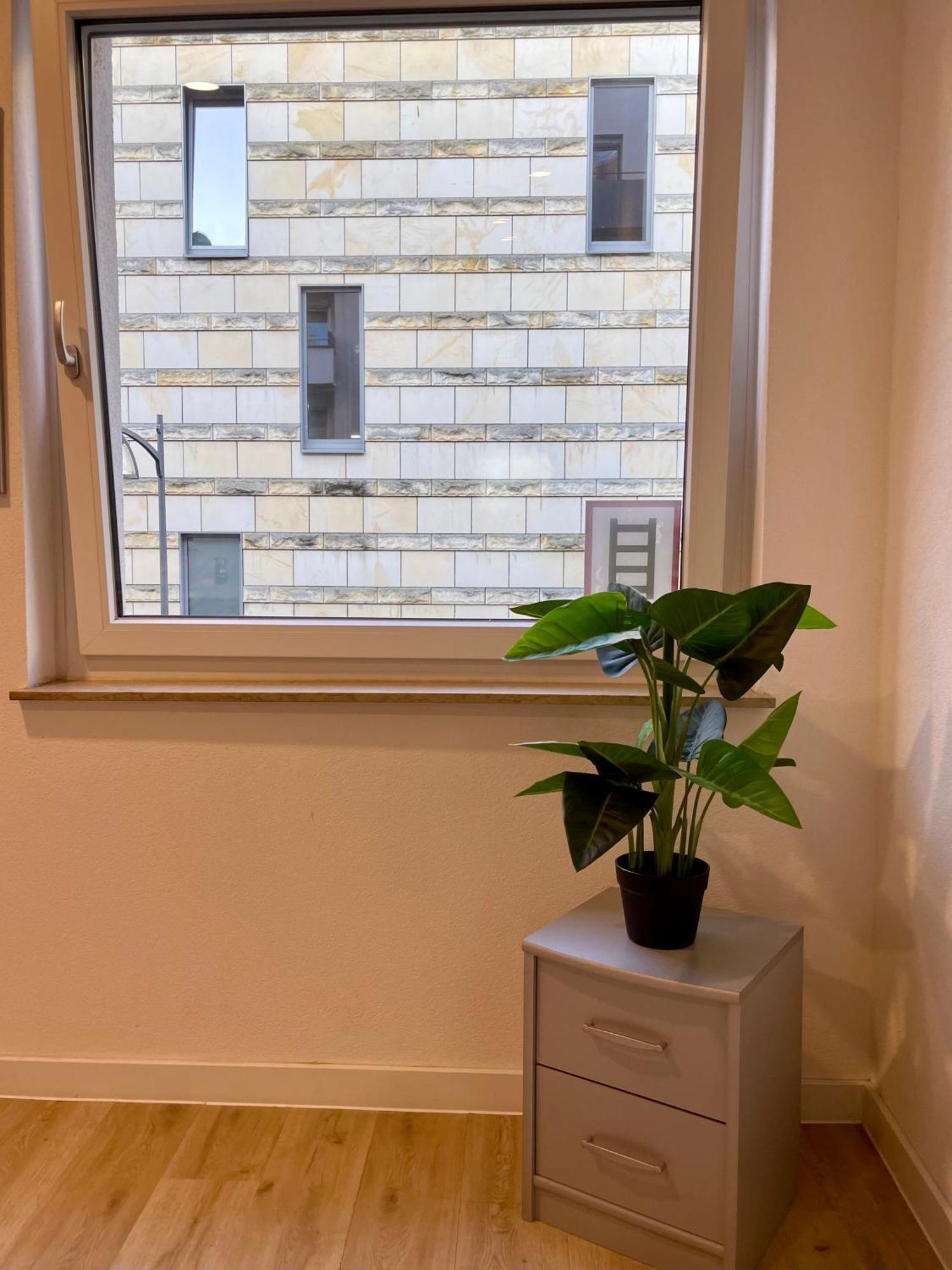 Neu Goldstadt Wunderschoenes 2 Zimmer Apartament Schloessle Zentrum 普福尔茨海姆 外观 照片