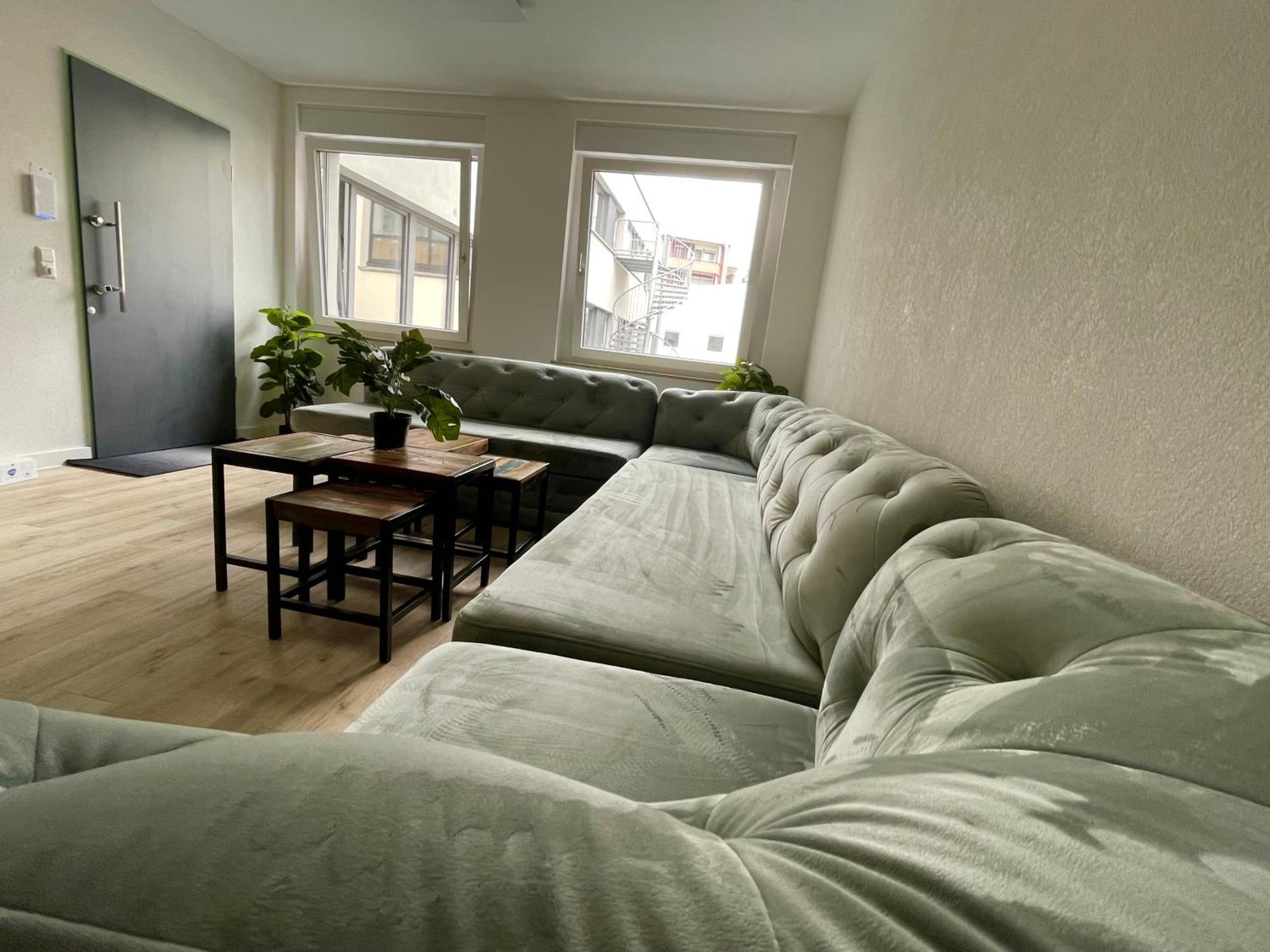 Neu Goldstadt Wunderschoenes 2 Zimmer Apartament Schloessle Zentrum 普福尔茨海姆 外观 照片