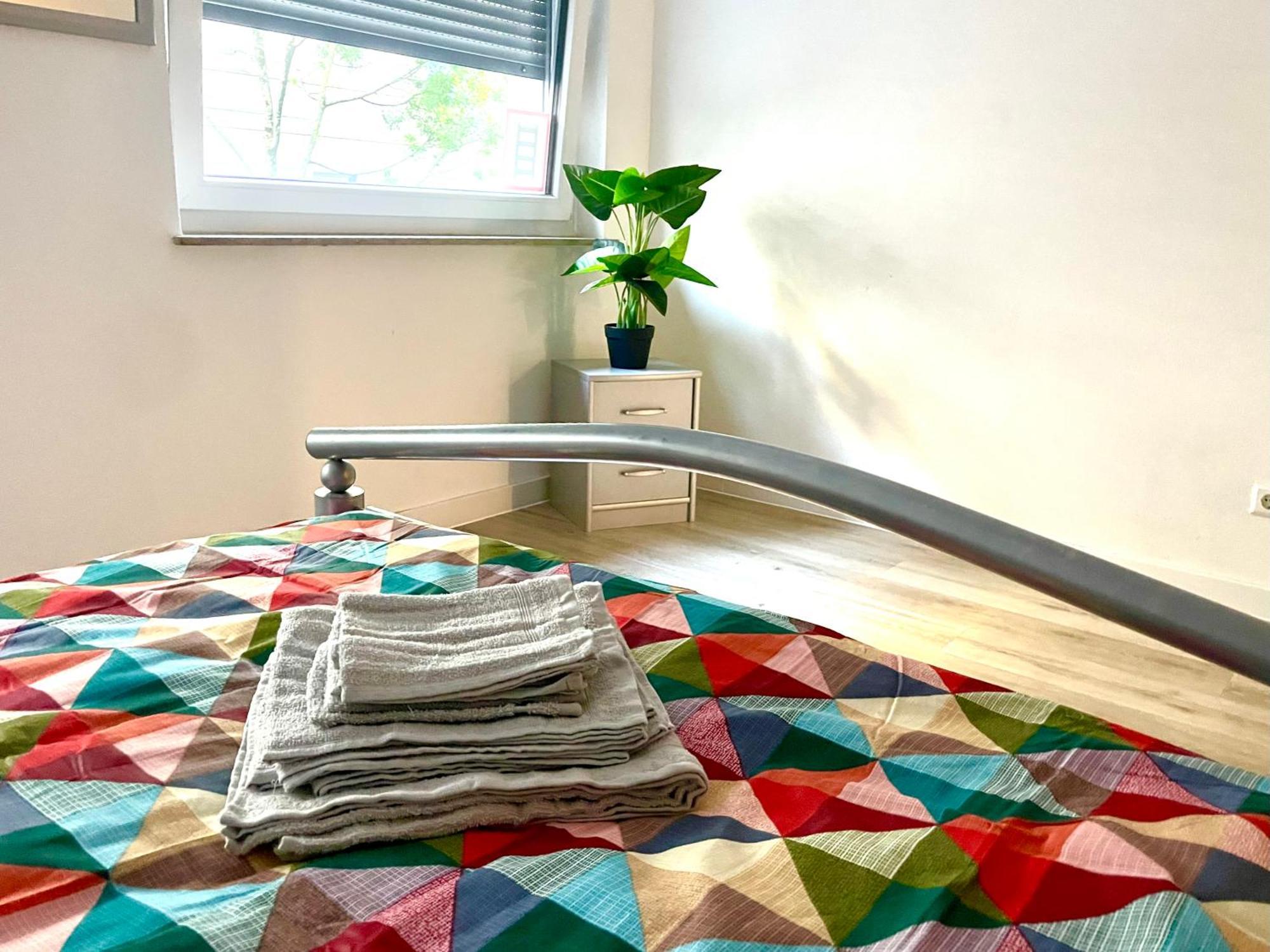 Neu Goldstadt Wunderschoenes 2 Zimmer Apartament Schloessle Zentrum 普福尔茨海姆 外观 照片