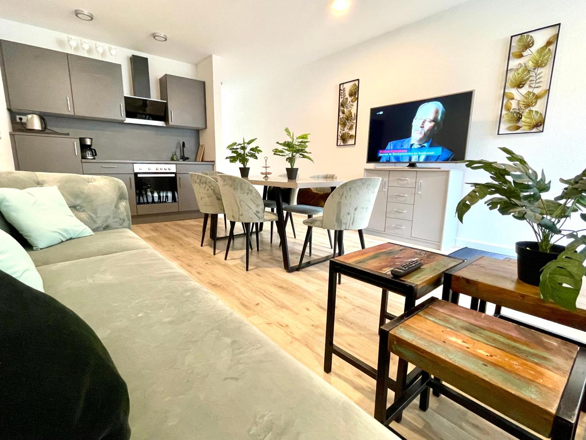 Neu Goldstadt Wunderschoenes 2 Zimmer Apartament Schloessle Zentrum 普福尔茨海姆 外观 照片